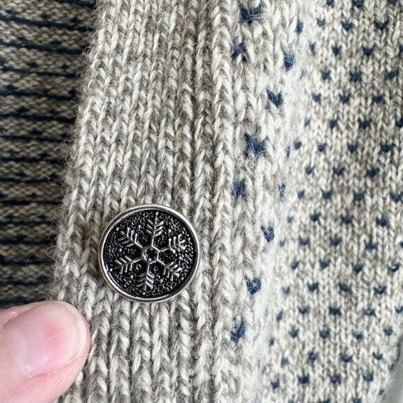 Vintage LL Bean Cardigan Wool Sweater Size Medium Tan with Blue Dots - Picture 4 of 6